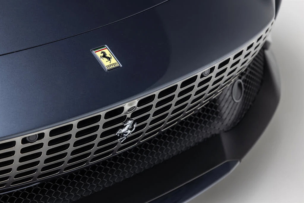 2025 Ferrari Roma Spider - Image 16 of 31