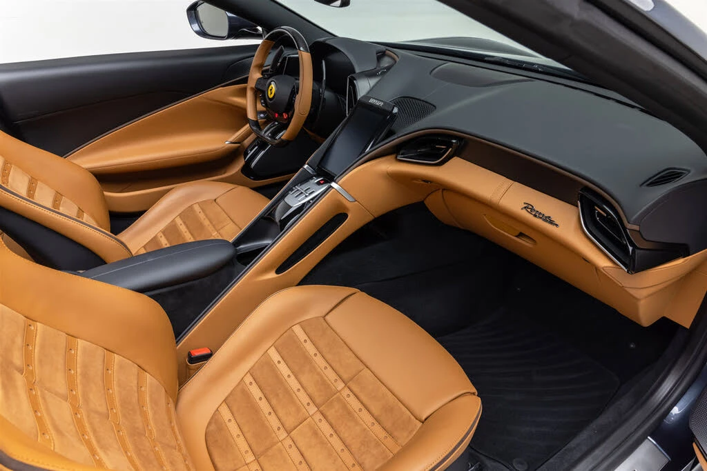 2025 Ferrari Roma Spider - Image 29 of 31