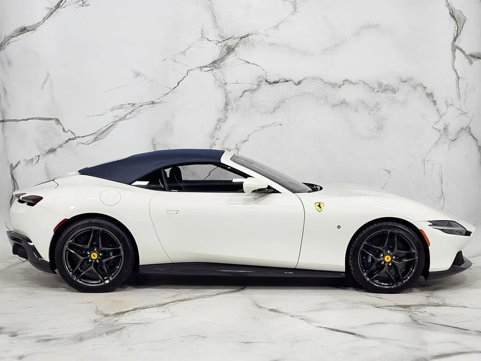 2025 Ferrari Roma Spider - Image 10 of 31