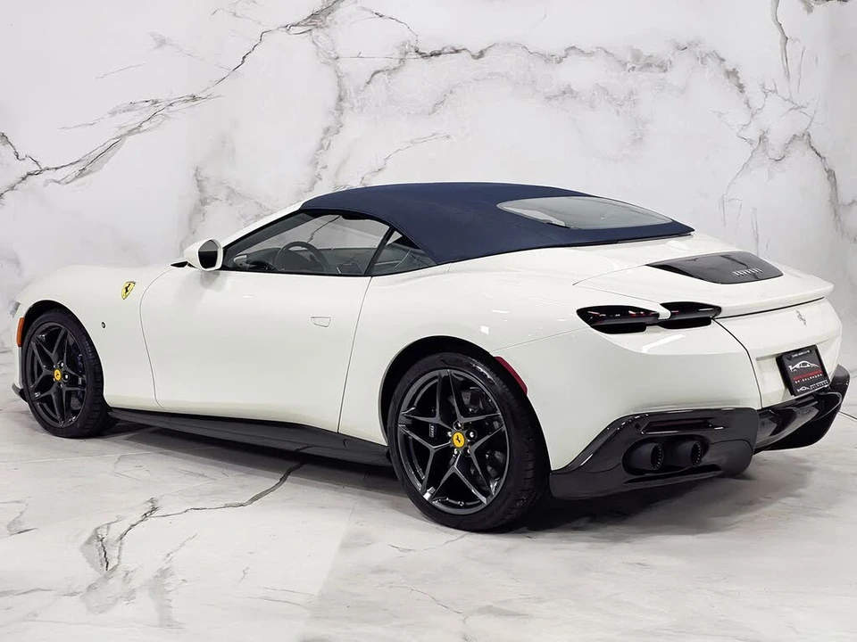 2025 Ferrari Roma Spider - Image 14 of 31