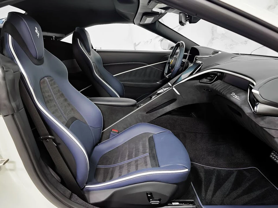 2025 Ferrari Roma Spider - Image 3 of 31