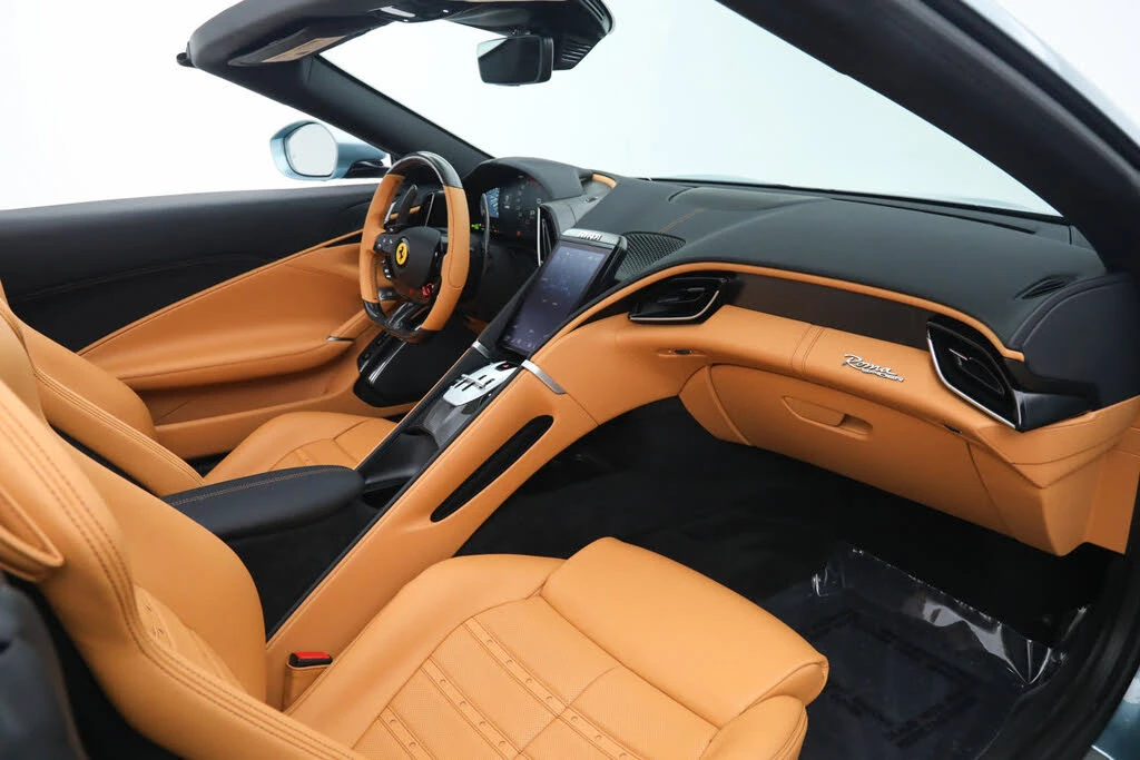 2025 Ferrari Roma Spider - Image 21 of 31