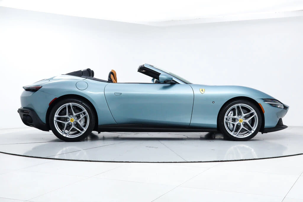 2025 Ferrari Roma Spider - Image 10 of 31