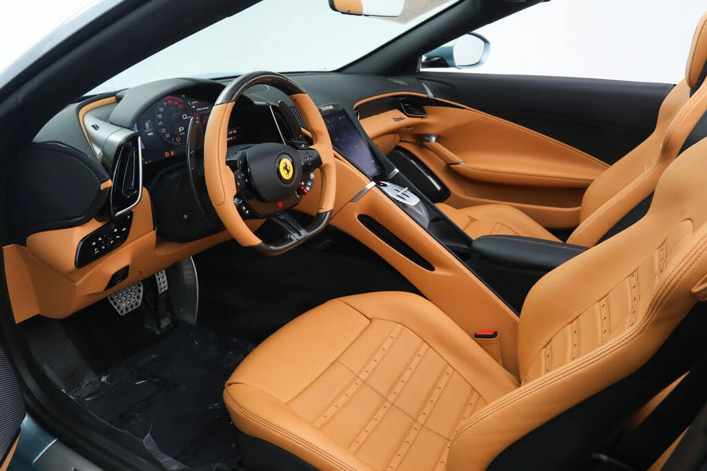2025 Ferrari Roma Spider - Image 2 of 31