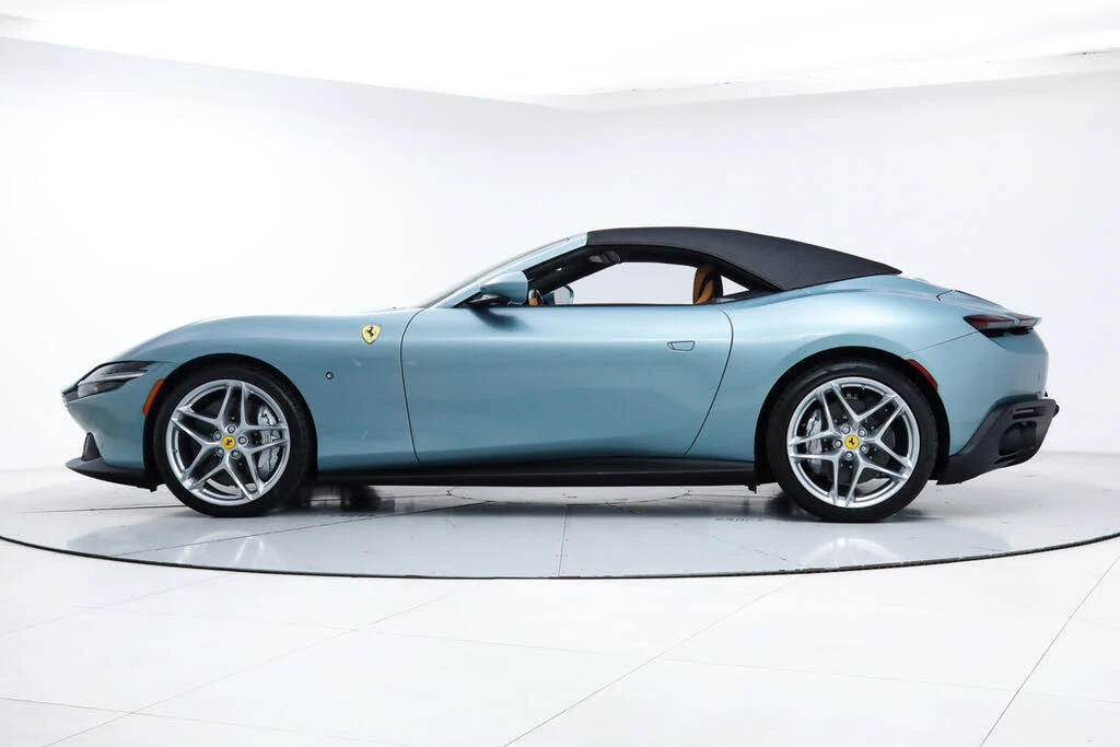 2025 Ferrari Roma Spider - Image 7 of 31