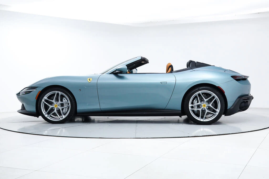 2025 Ferrari Roma Spider - Image 4 of 31