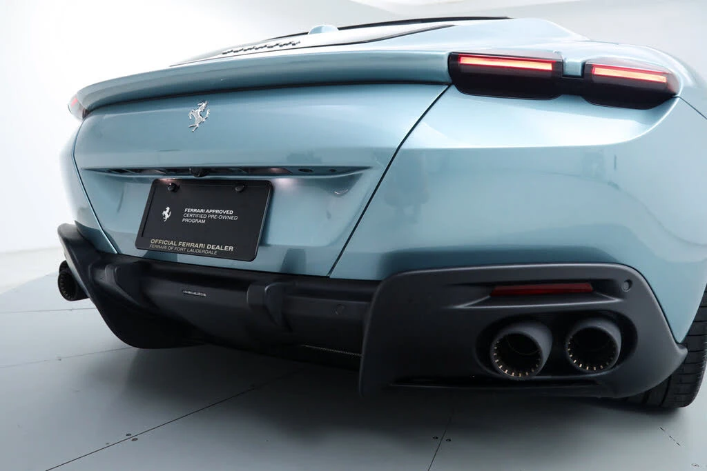 2025 Ferrari Roma Spider - Image 19 of 31