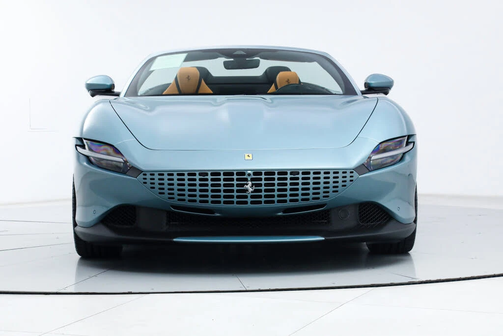 2025 Ferrari Roma Spider - Image 13 of 31