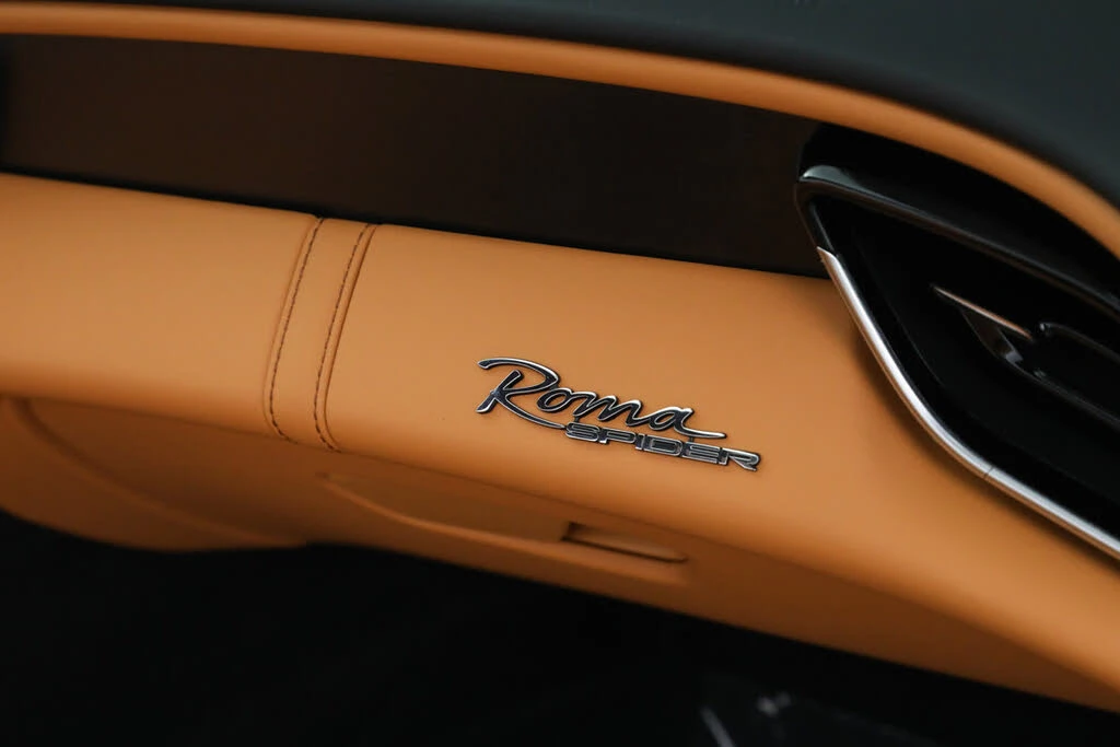 2025 Ferrari Roma Spider - Image 22 of 31