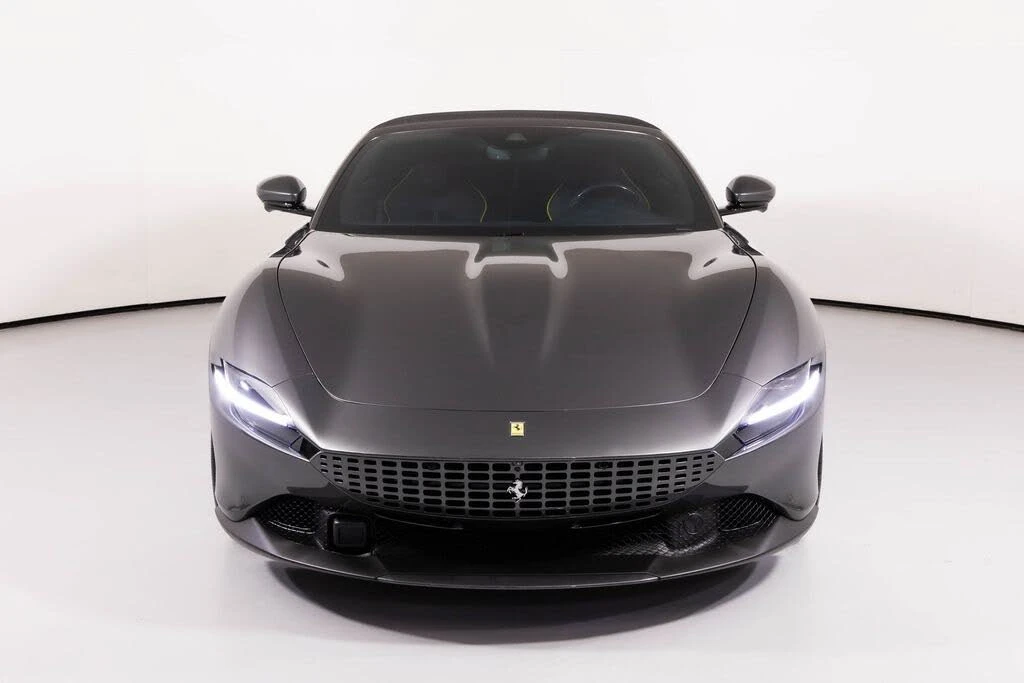 2025 Ferrari Roma Spider - Image 8 of 31