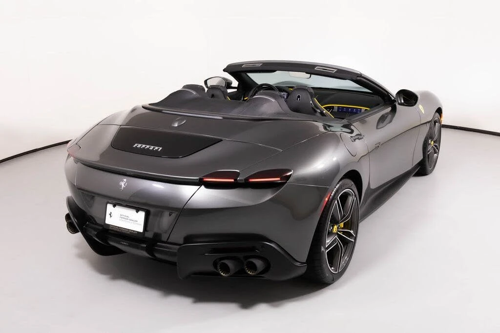 2025 Ferrari Roma Spider - Image 2 of 31