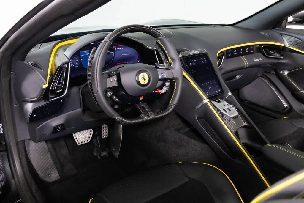 2025 Ferrari Roma Spider - Image 4 of 31