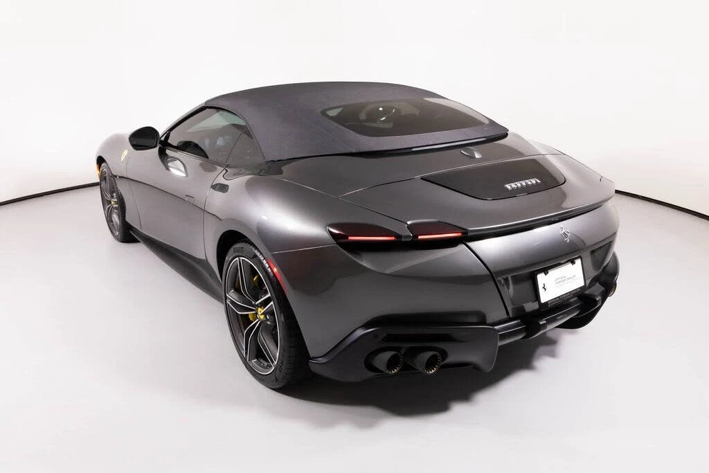 2025 Ferrari Roma Spider - Image 11 of 31