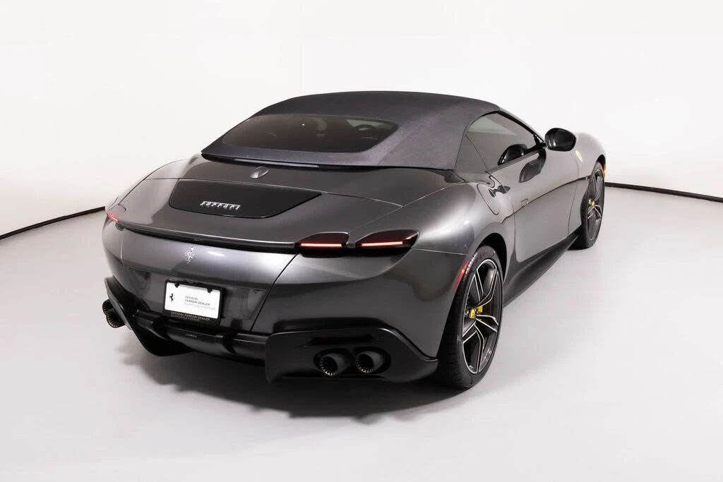 2025 Ferrari Roma Spider - Image 15 of 31