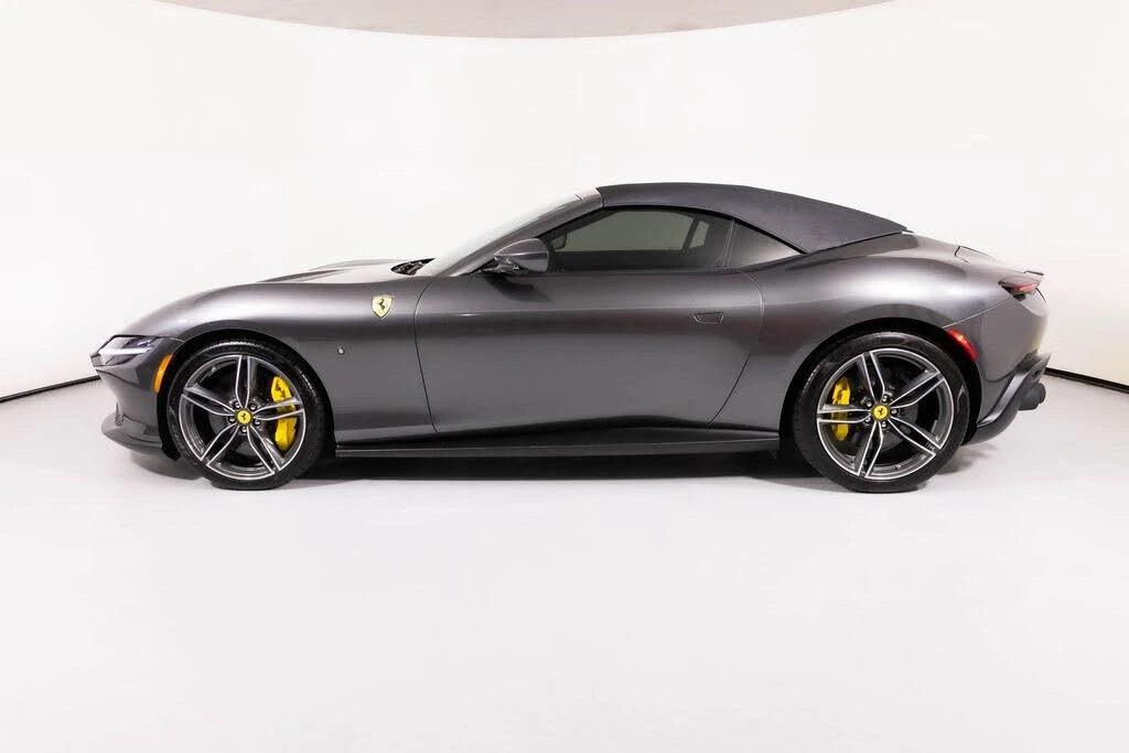 2025 Ferrari Roma Spider - Image 10 of 31