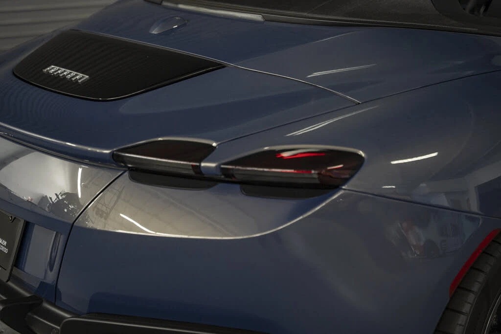 2025 Ferrari Roma Spider - Image 10 of 31