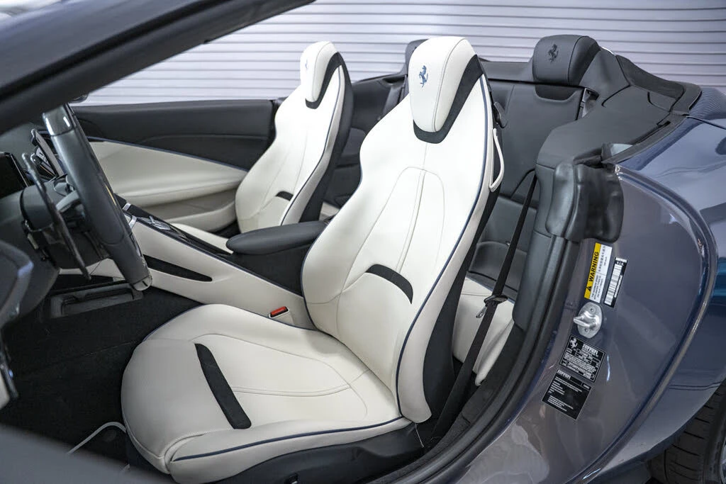 2025 Ferrari Roma Spider - Image 23 of 31