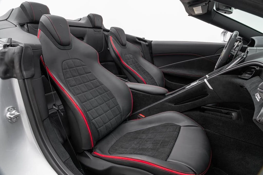 2025 Ferrari Roma Spider - Image 30 of 31