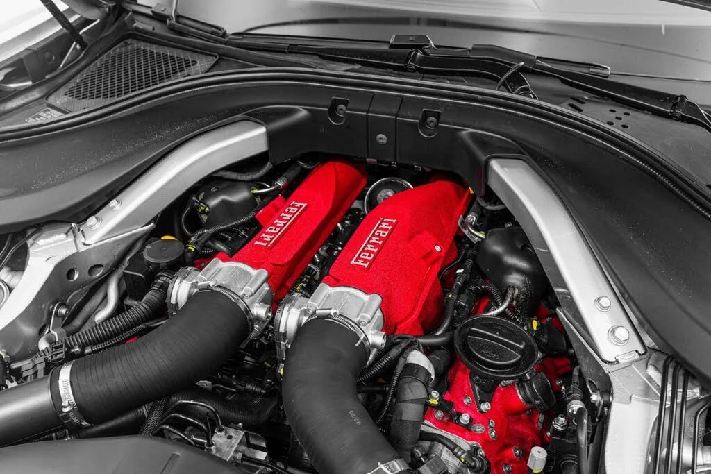 2025 Ferrari Roma Spider - Image 21 of 31