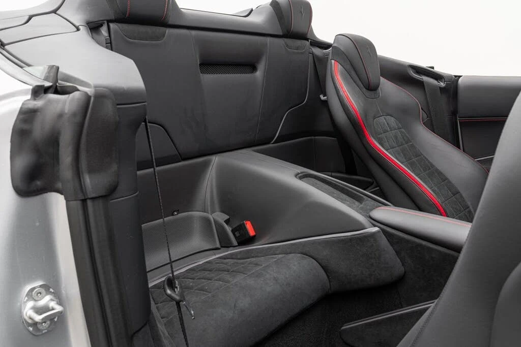 2025 Ferrari Roma Spider - Image 31 of 31