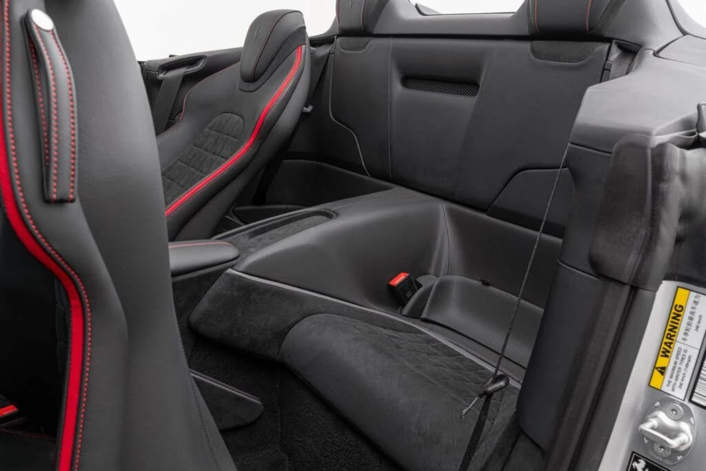 2025 Ferrari Roma Spider - Image 29 of 31