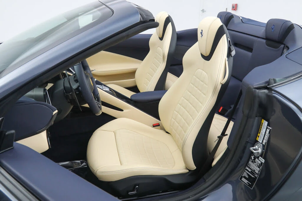 2025 Ferrari Roma Spider - Image 5 of 31