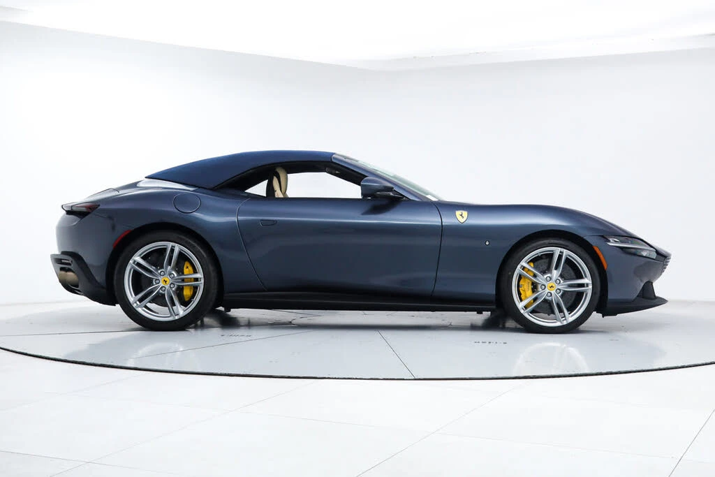 2025 Ferrari Roma Spider - Image 10 of 31