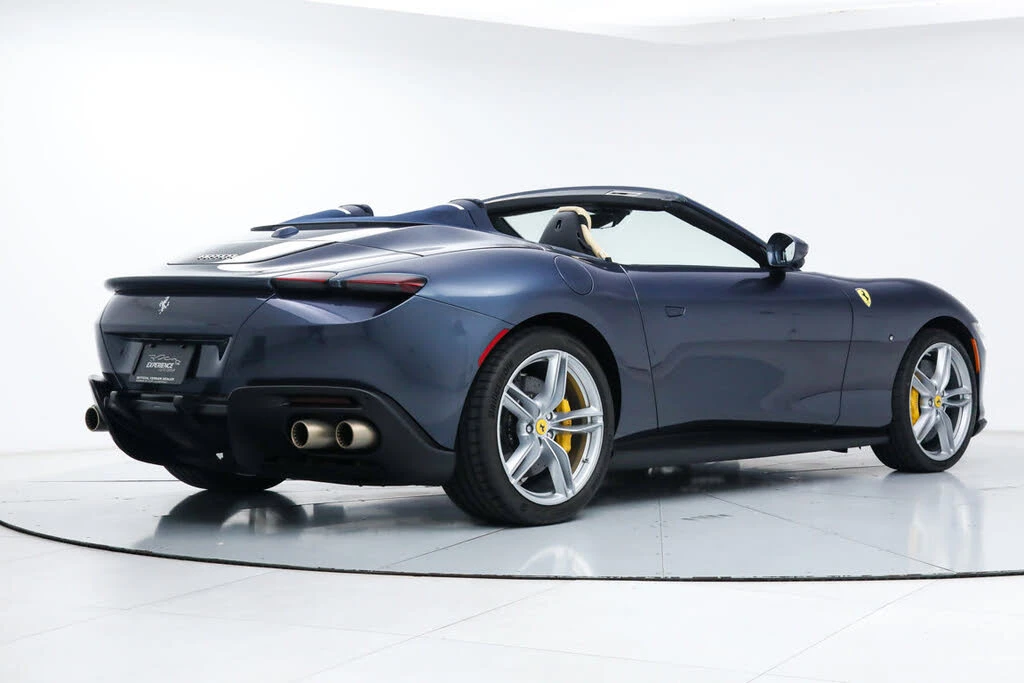 2025 Ferrari Roma Spider - Image 3 of 31