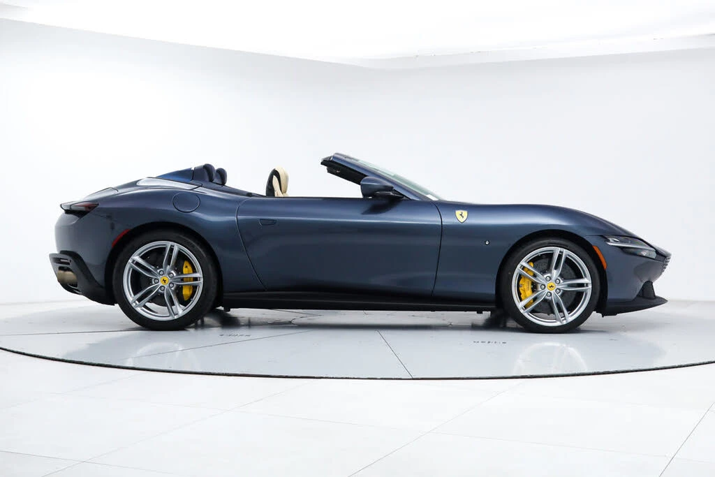 2025 Ferrari Roma Spider - Image 9 of 31