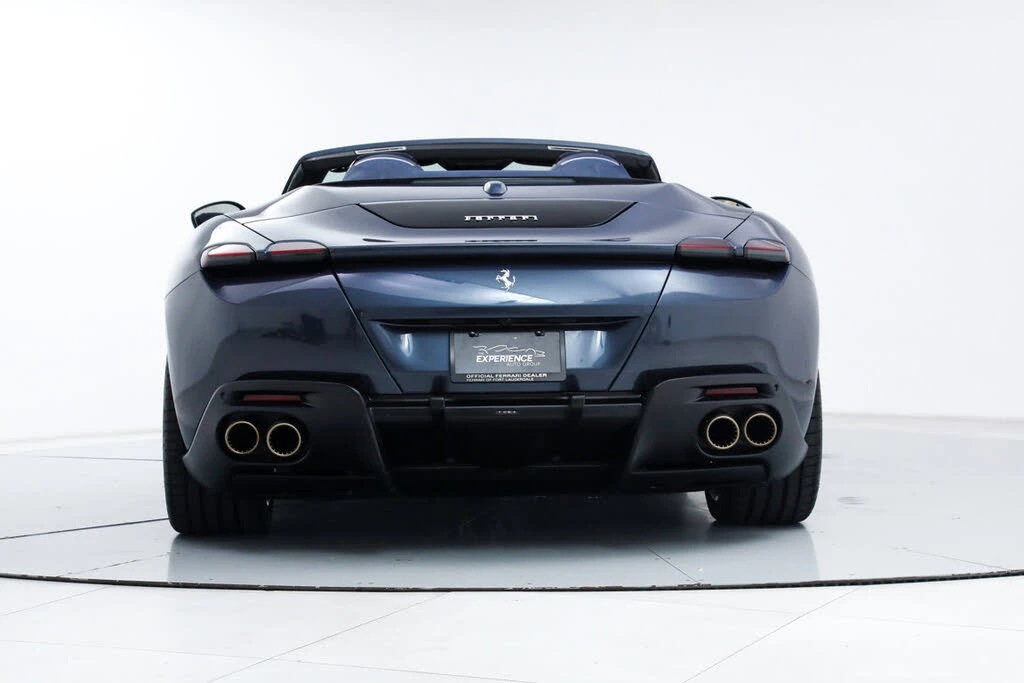 2025 Ferrari Roma Spider - Image 8 of 31