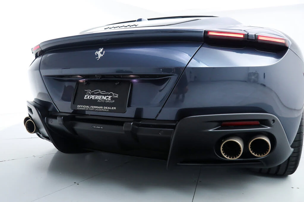 2025 Ferrari Roma Spider - Image 18 of 31