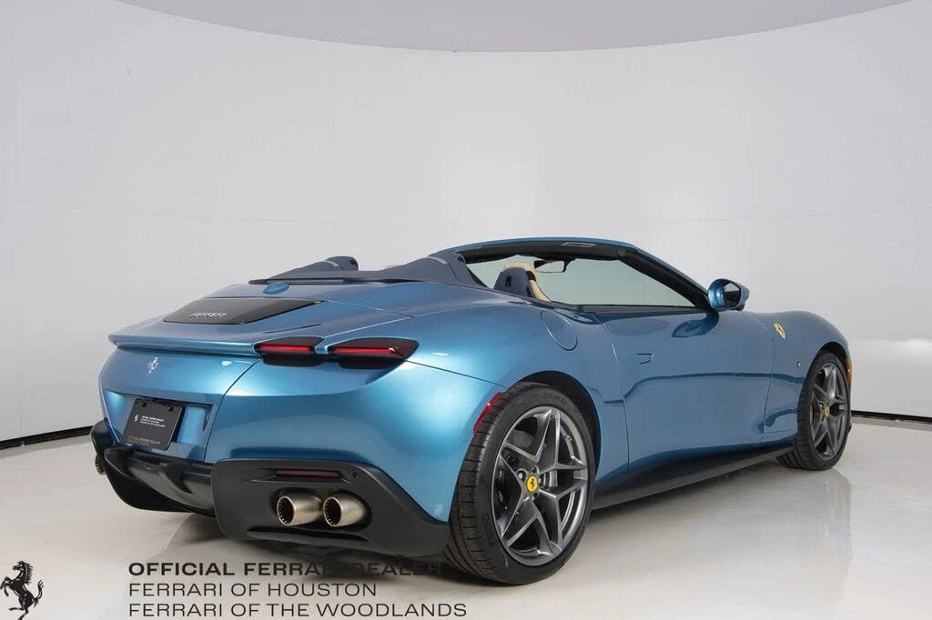 2025 Ferrari Roma Spider - Image 7 of 31
