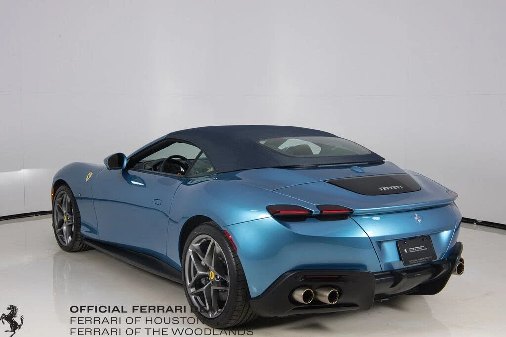 2025 Ferrari Roma Spider - Image 26 of 31