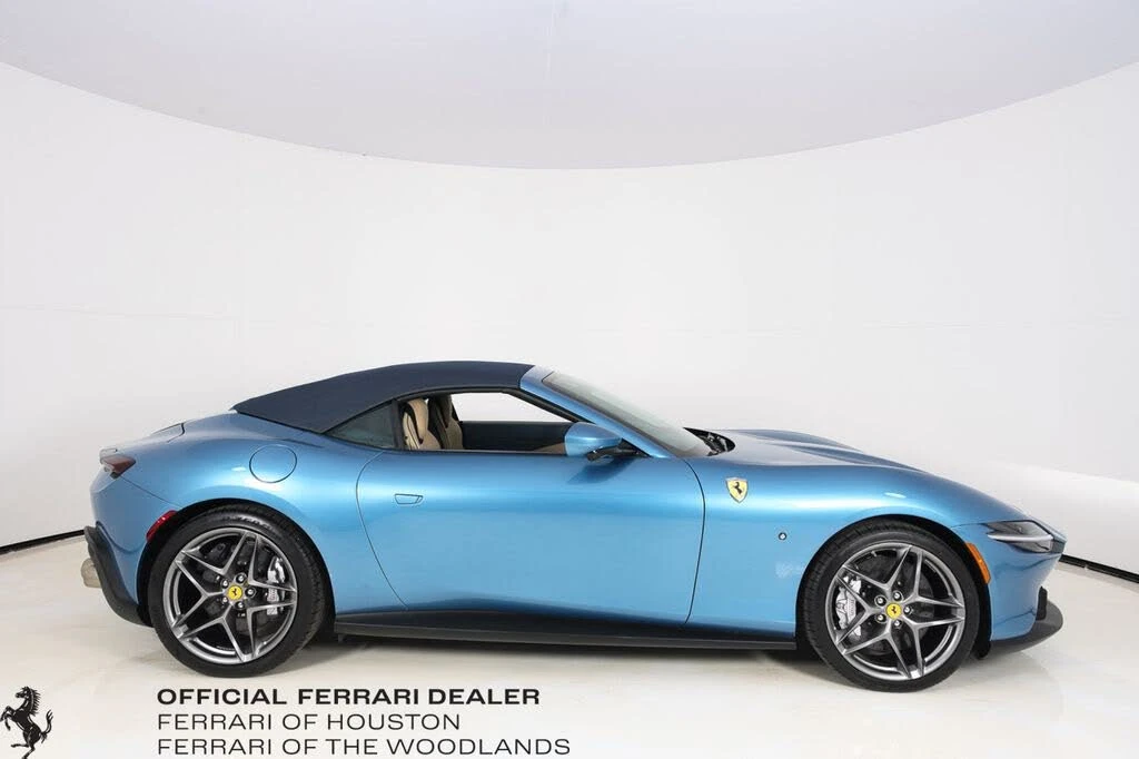 2025 Ferrari Roma Spider - Image 27 of 31