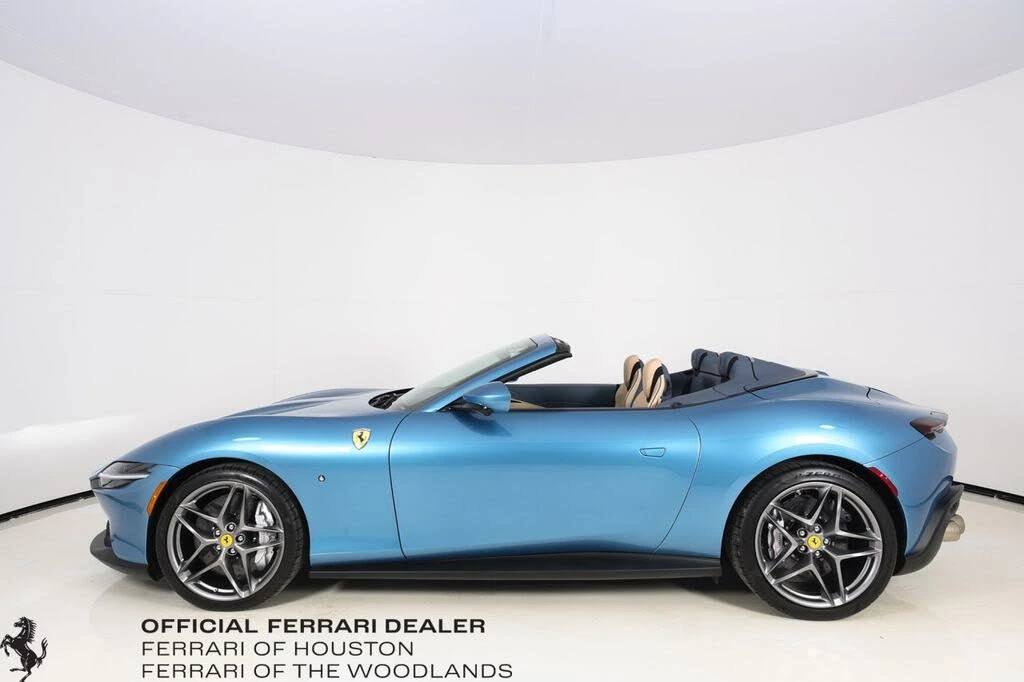 2025 Ferrari Roma Spider - Image 8 of 31