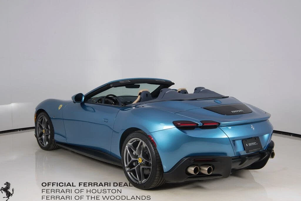 2025 Ferrari Roma Spider - Image 2 of 31