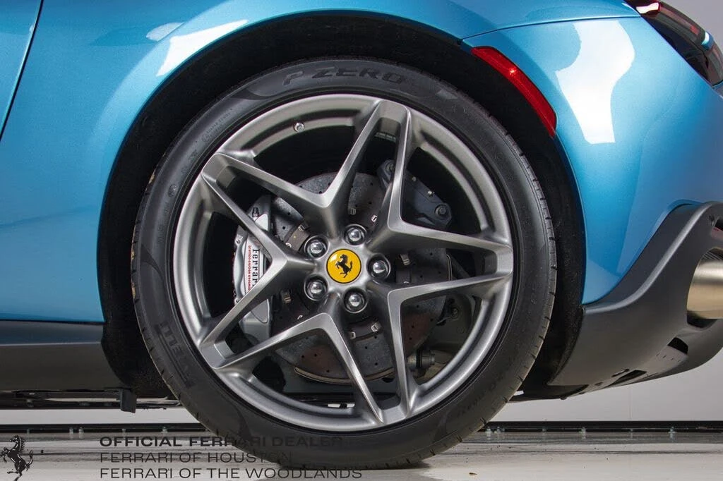 2025 Ferrari Roma Spider - Image 20 of 31