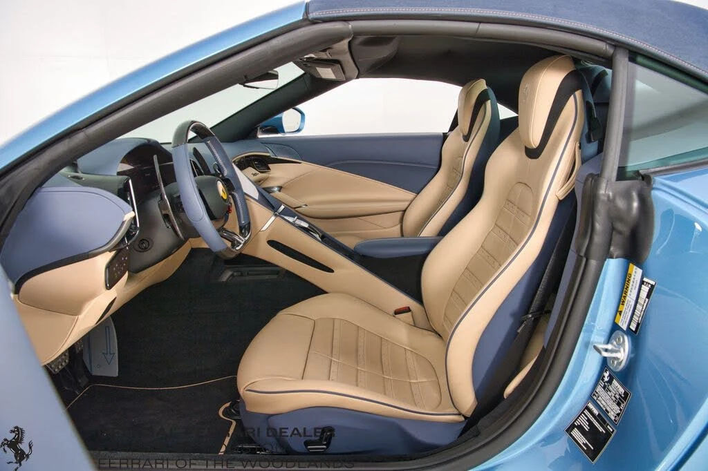 2025 Ferrari Roma Spider - Image 5 of 31