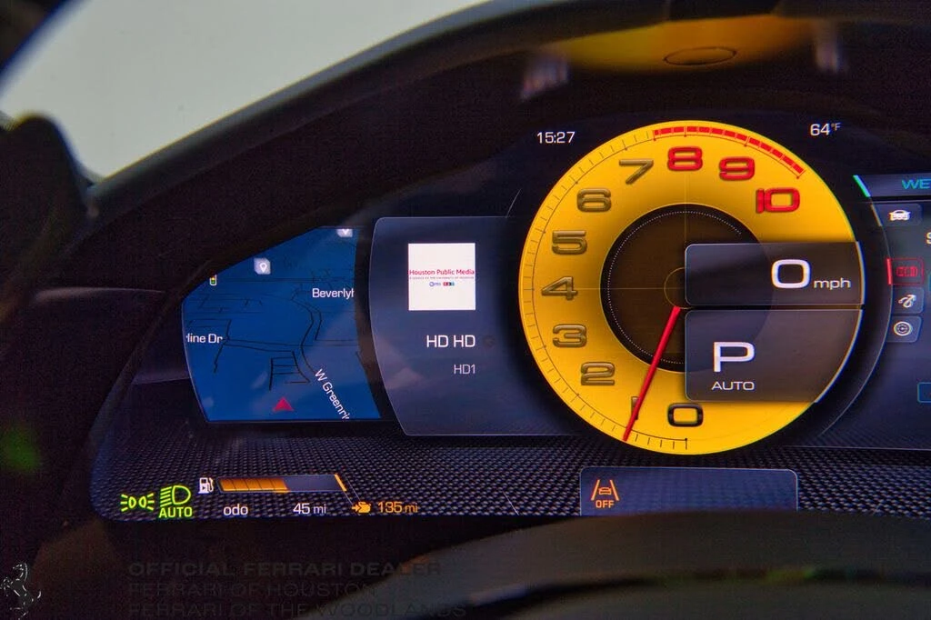 2025 Ferrari Roma Spider - Image 13 of 31
