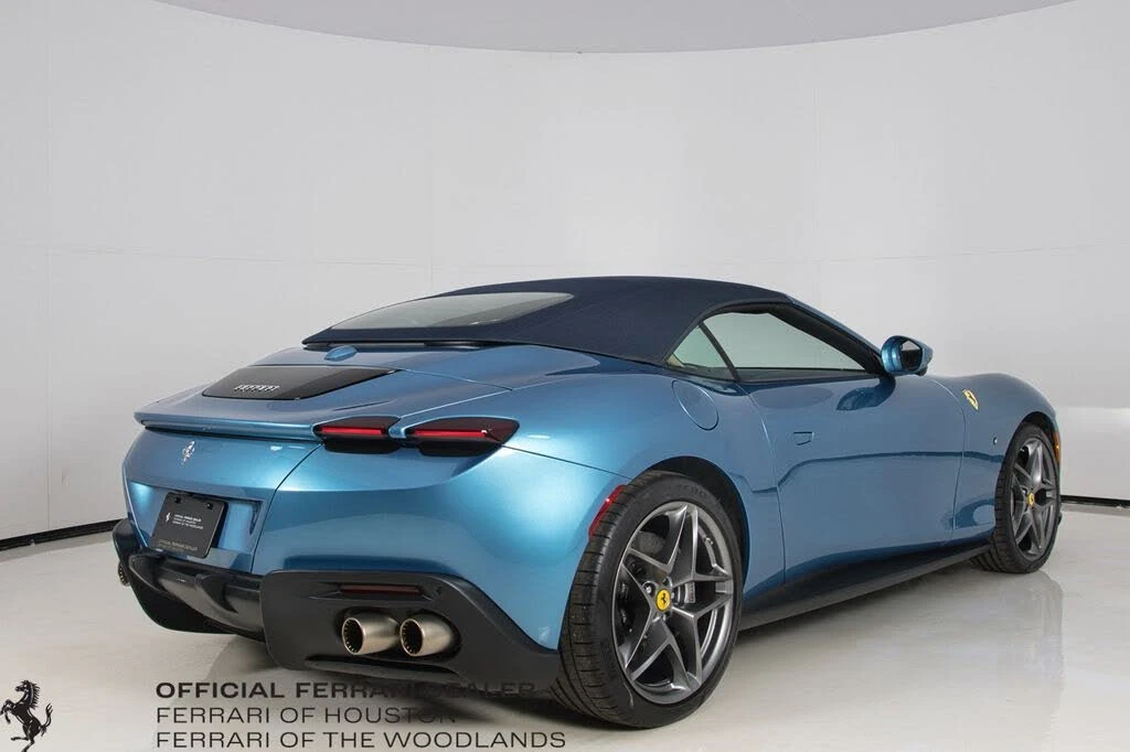 2025 Ferrari Roma Spider - Image 29 of 31