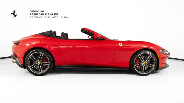 2025 Ferrari Roma Spider - Image 9 of 20