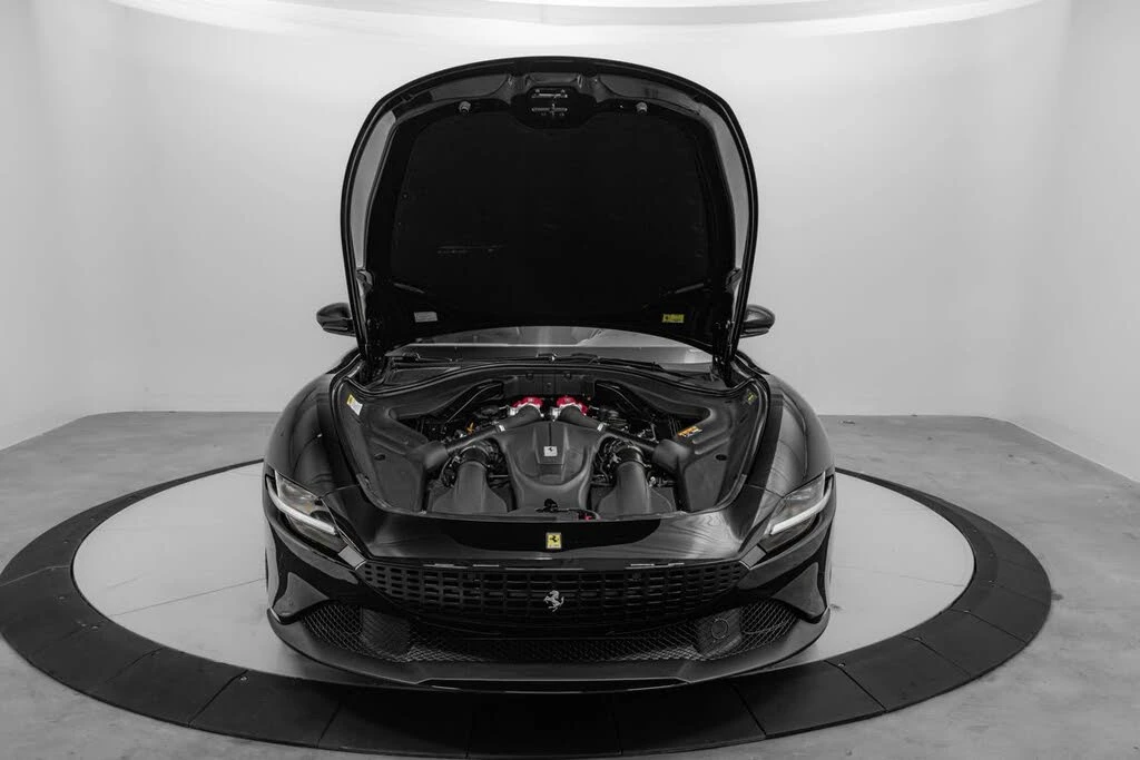 2025 Ferrari Roma Spider - Image 22 of 31