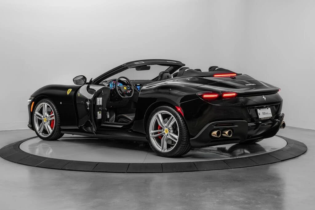 2025 Ferrari Roma Spider - Image 2 of 31