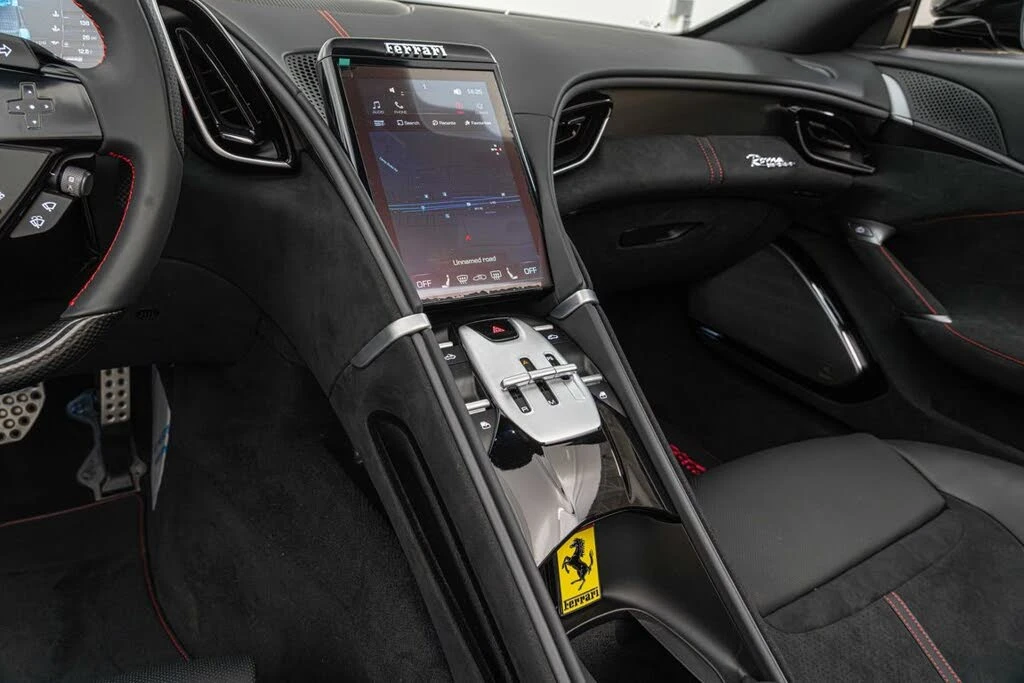 2025 Ferrari Roma Spider - Image 6 of 31