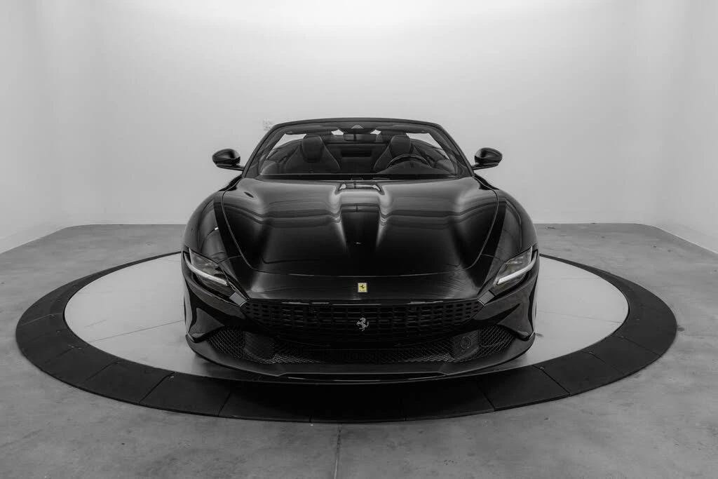 2025 Ferrari Roma Spider - Image 9 of 31