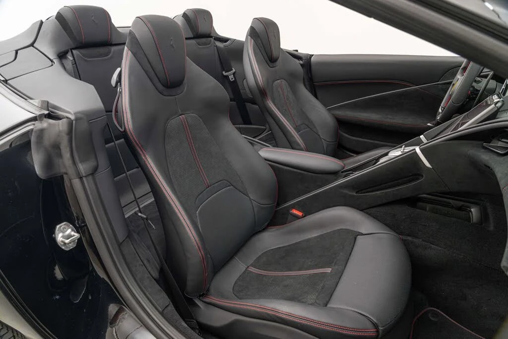 2025 Ferrari Roma Spider - Image 30 of 31