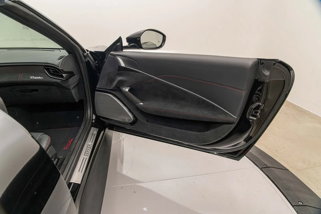 2025 Ferrari Roma Spider - Image 21 of 31