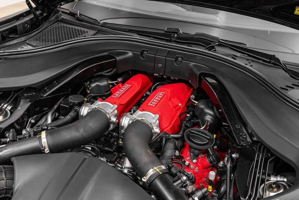 2025 Ferrari Roma Spider - Image 24 of 31