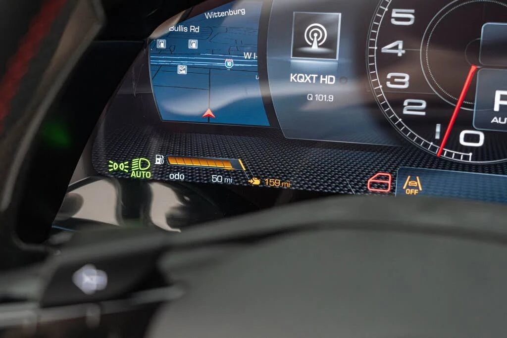2025 Ferrari Roma Spider - Image 7 of 31