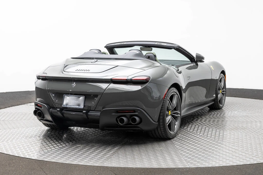 2025 Ferrari Roma Spider - Image 7 of 31